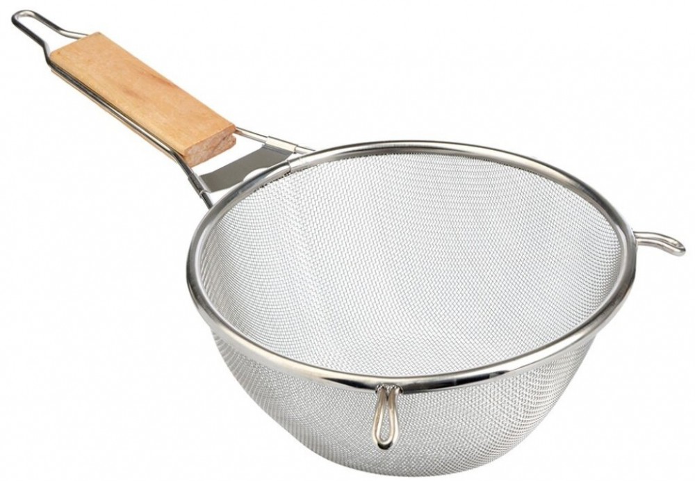 Сито с деревянной ручкой, 18.5 см.